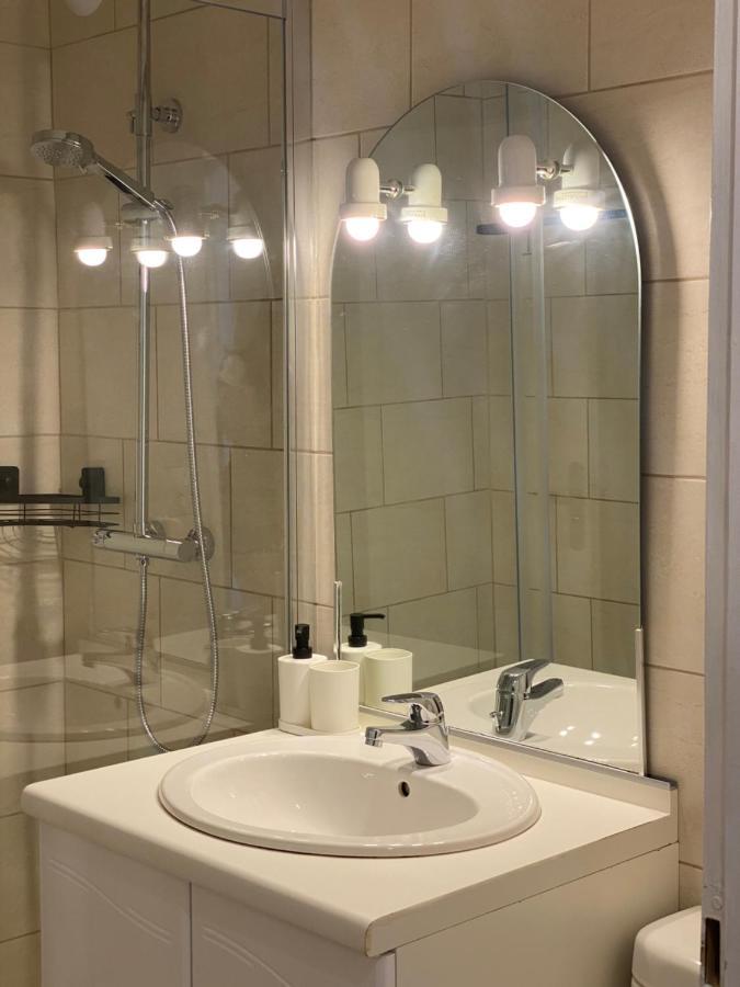 Apartment Le Petit Canal De Bourgogne : Joli Studio Au Centre Dijonnais Dijon